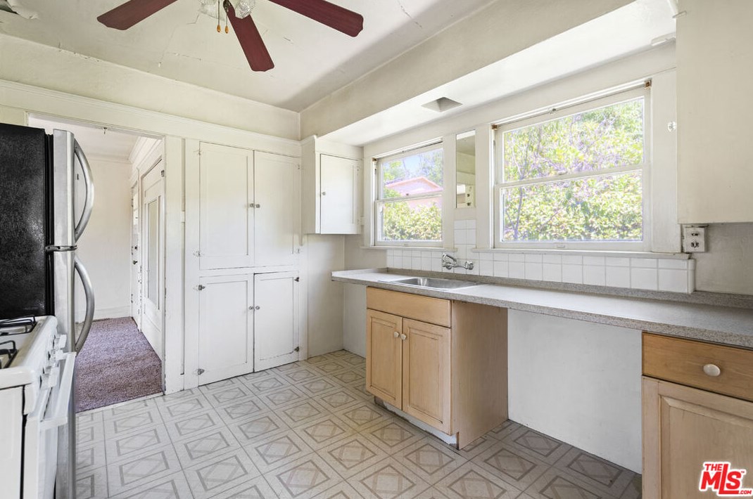 5208 Maywood Ave, Los Angeles CA  90041-1214 exterior