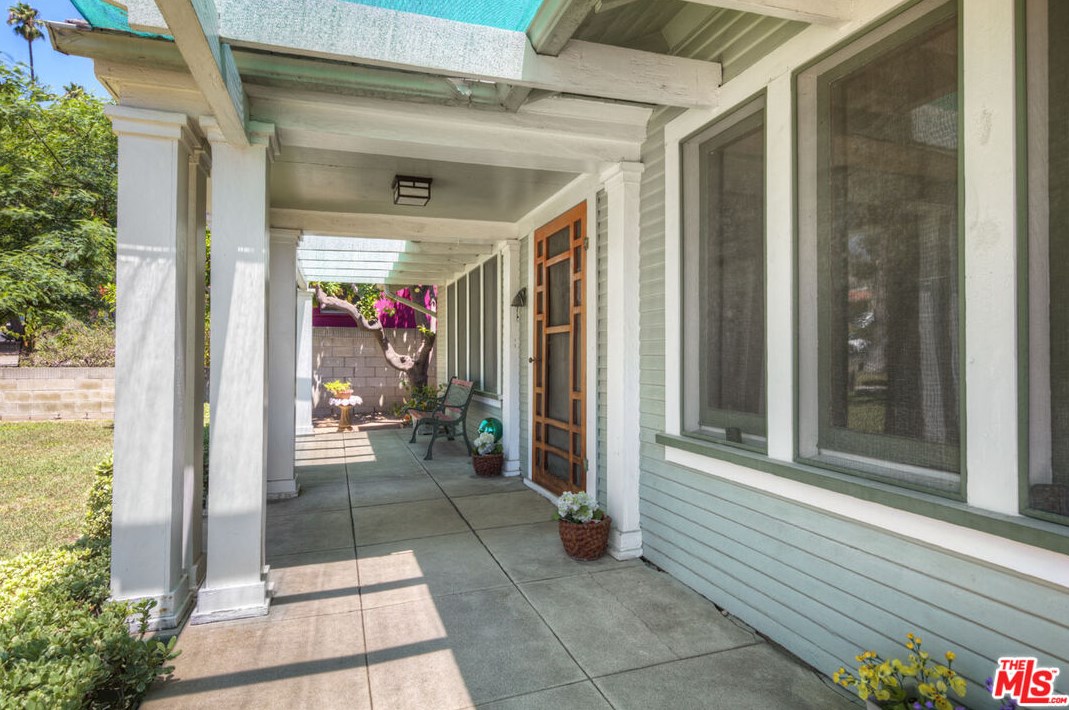 5208 Maywood Ave, Los Angeles CA  90041-1214 exterior