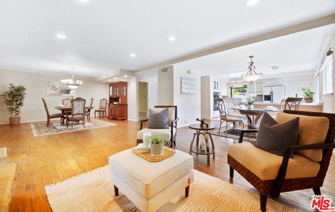 1527 Vly High Ave, Thousand Oaks CA 91362-1908 exterior