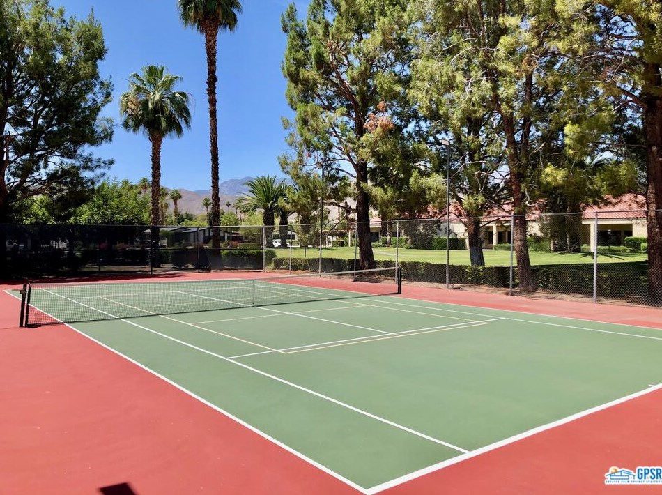 241 Settles Dr, Cathedral City CA  92234-6623 exterior