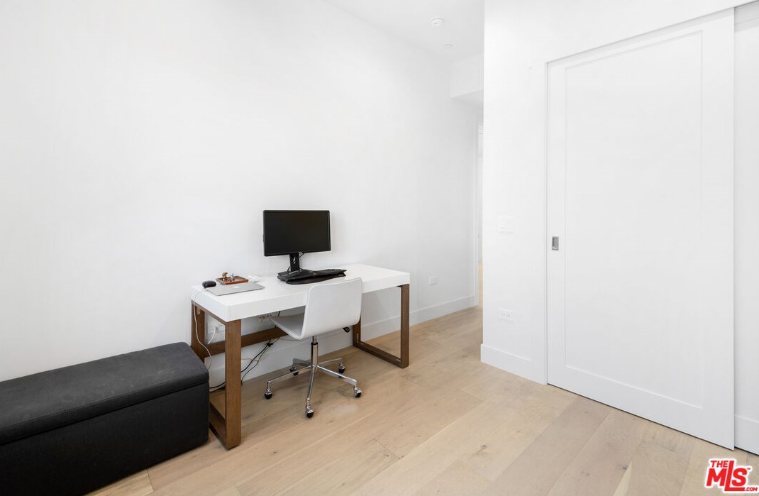 6562 Firebrand St, Los Angeles CA  90045-1211 exterior