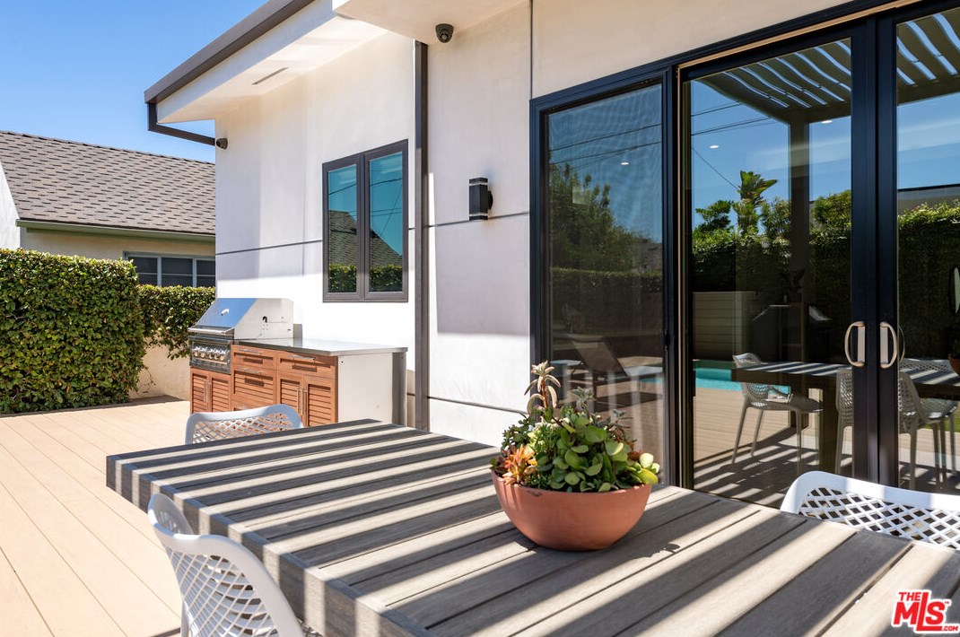 6562 Firebrand St, Los Angeles CA  90045-1211 exterior