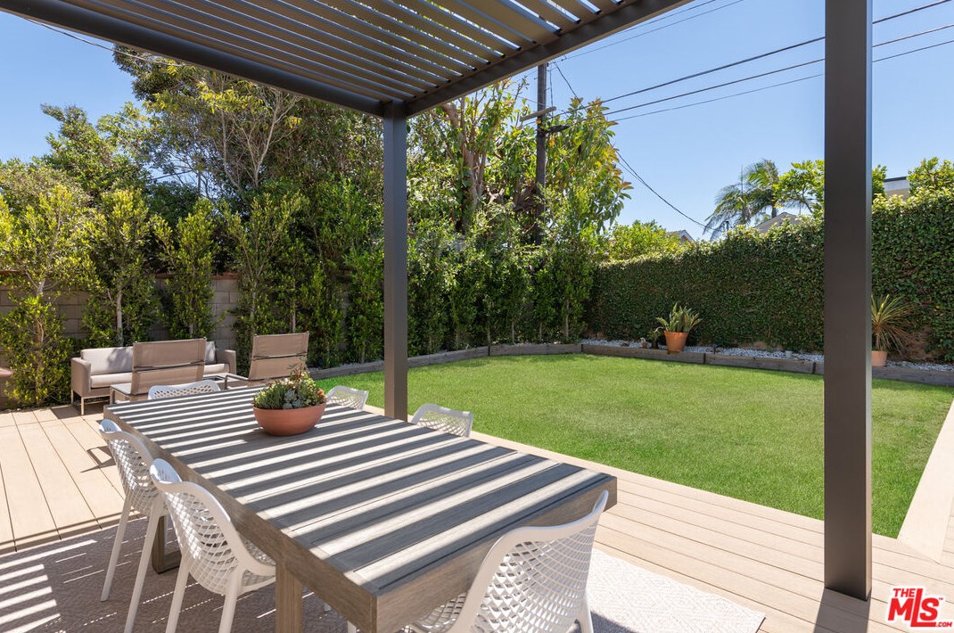 6562 Firebrand St, Los Angeles CA  90045-1211 exterior