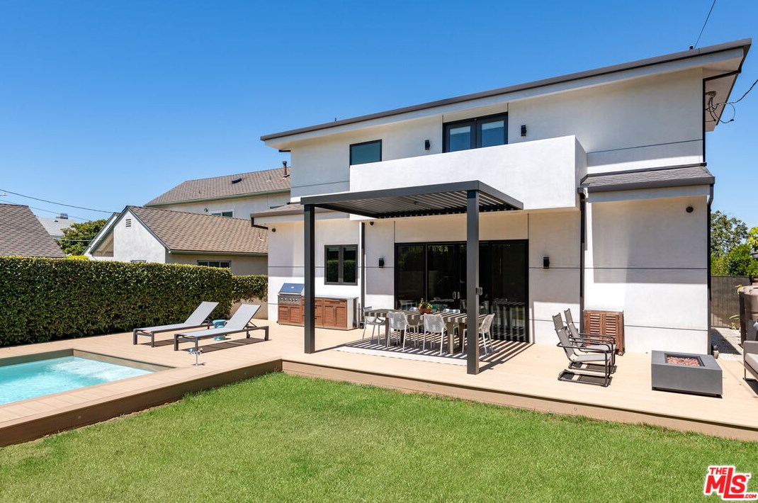 6562 Firebrand St, Los Angeles CA  90045-1211 exterior