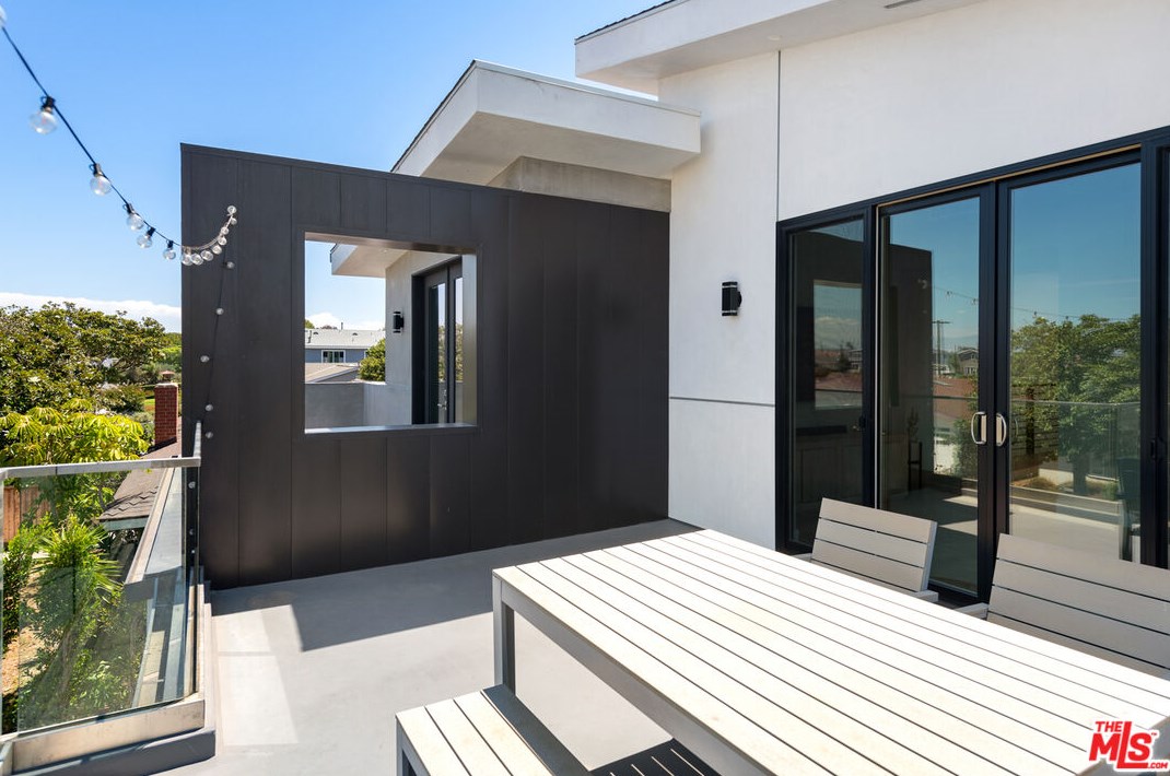 6562 Firebrand St, Los Angeles CA  90045-1211 exterior