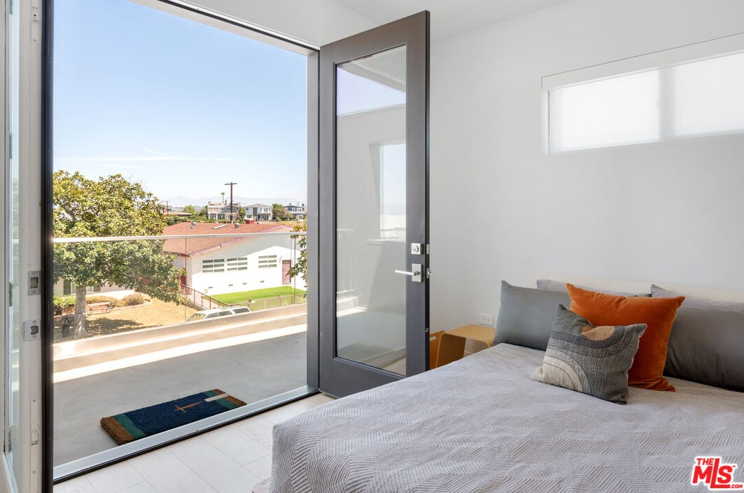 6562 Firebrand St, Los Angeles CA  90045-1211 exterior