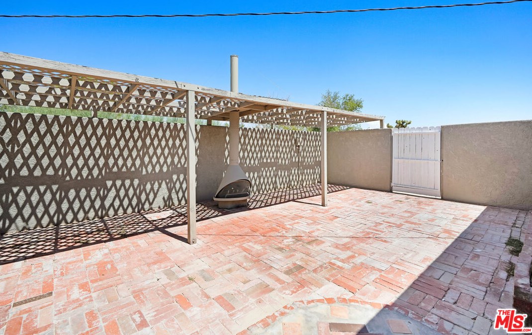 9189 Chickasaw Trl, Lucerne Valley CA 92356-7440 exterior