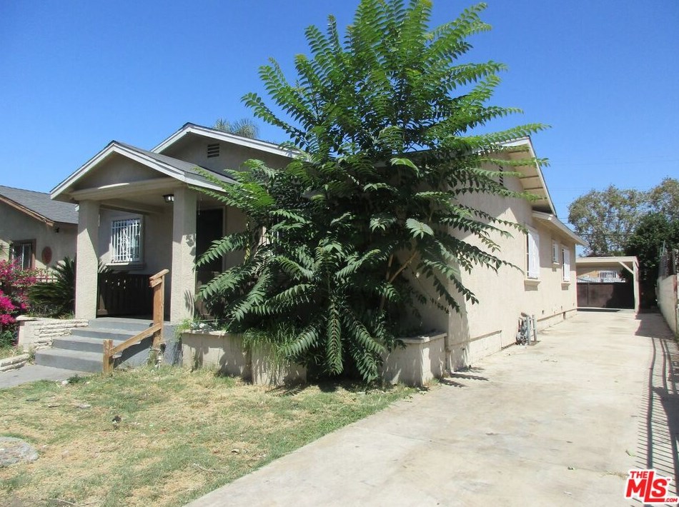 633 89th St, Los Angeles CA  90002-1602 exterior