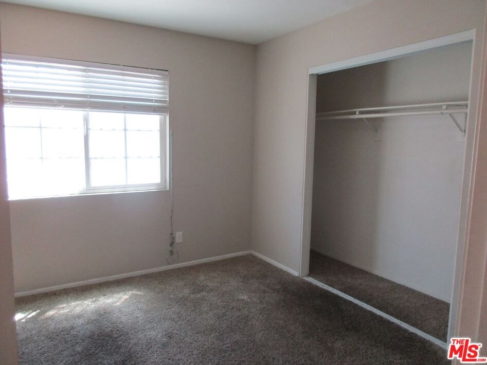 633 89th St, Los Angeles CA  90002-1602 exterior