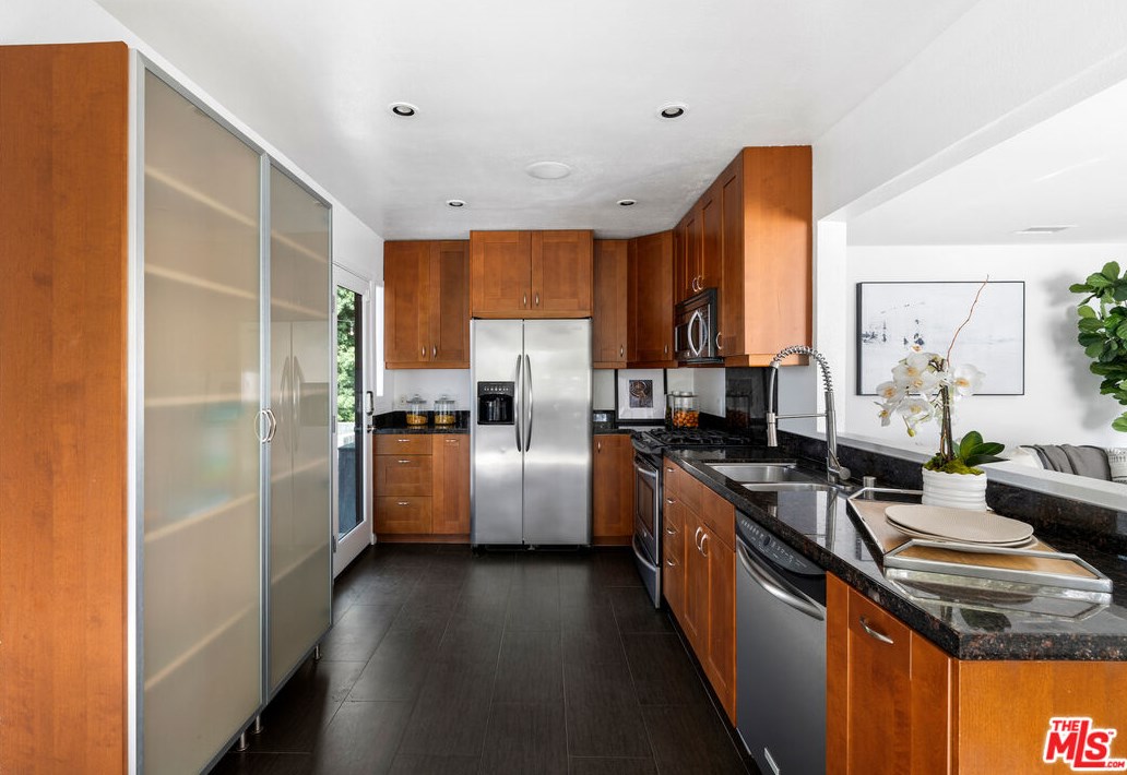 3564 Greenwood Ave, Los Angeles CA  90040-3319 exterior