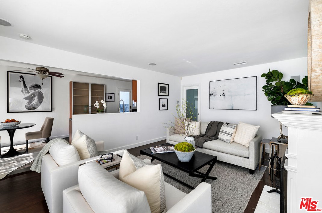 3564 Greenwood Ave, Los Angeles CA  90040-3319 exterior