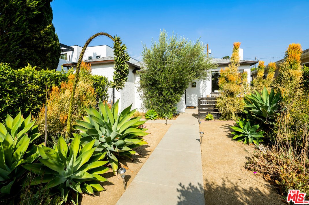 3564 Greenwood Ave, Los Angeles CA  90040-3319 exterior