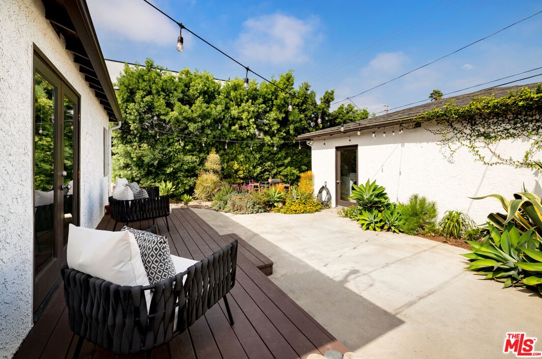 3564 Greenwood Ave, Los Angeles CA  90040-3319 exterior