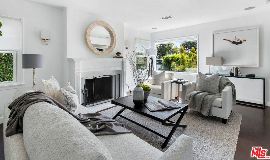 3564 Greenwood Ave, Los Angeles CA  90040-3319 exterior