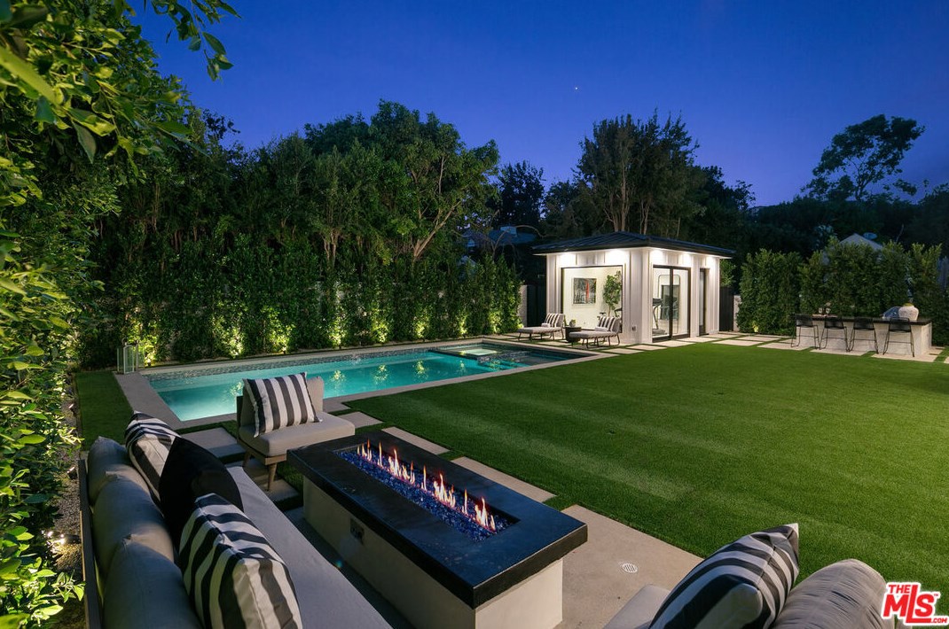211 Veteran Ave, Los Angeles CA  90024-1950 exterior