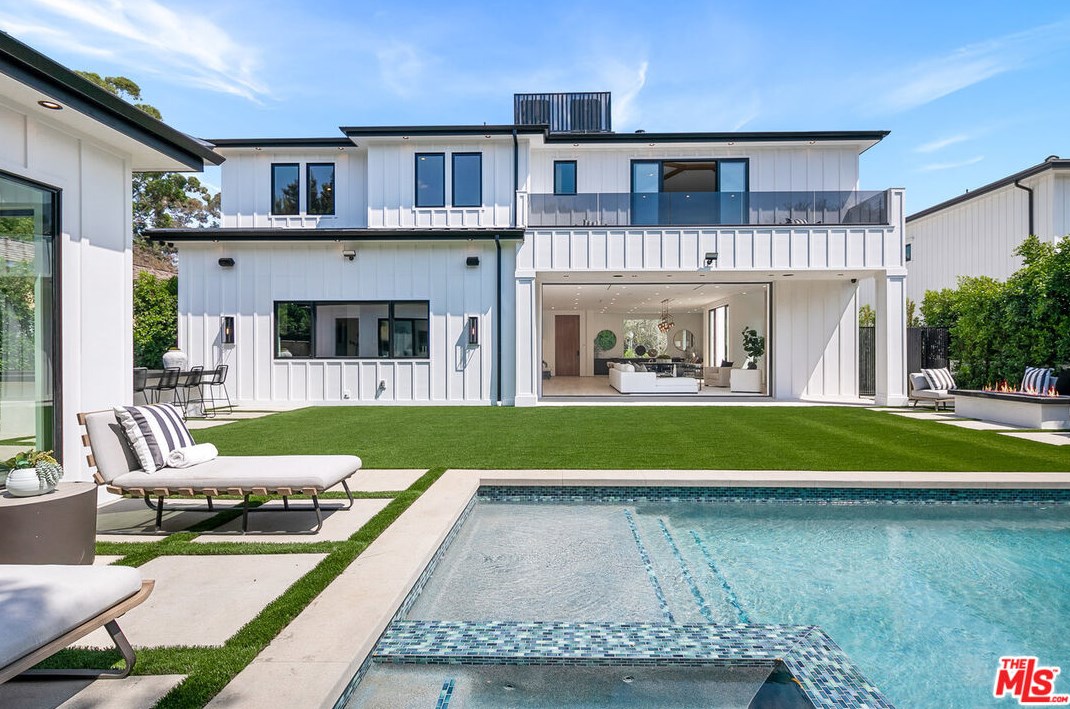 211 Veteran Ave, Los Angeles CA  90024-1950 exterior