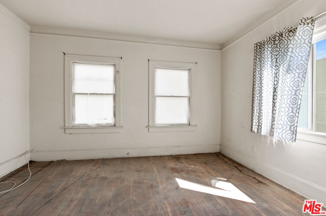 1036 Beacon Ave, Los Angeles CA  90015-1910 exterior