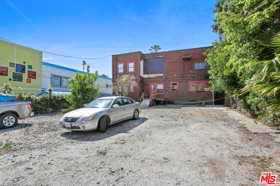 1036 Beacon Ave, Los Angeles CA  90015-1910 exterior