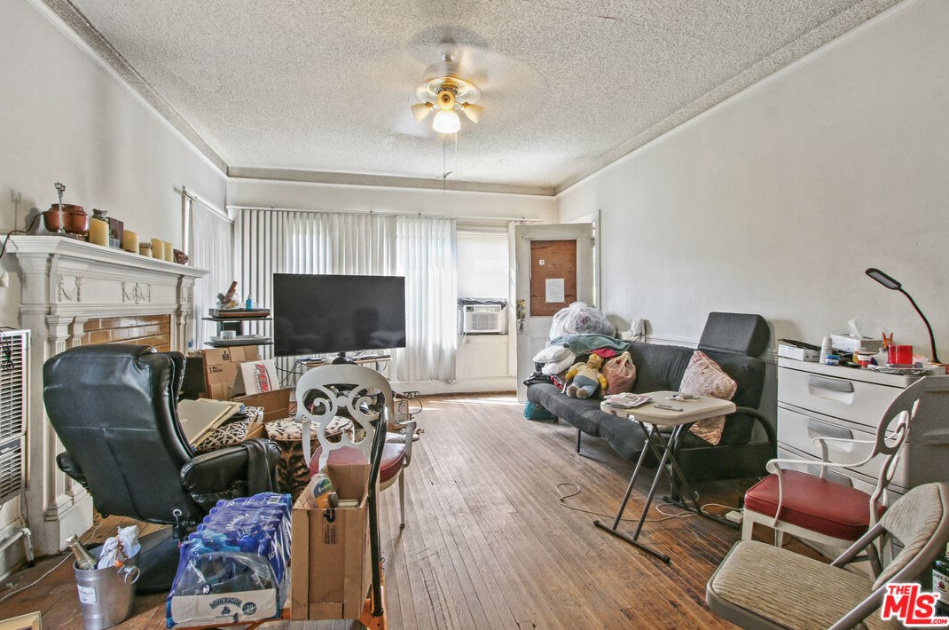 1036 Beacon Ave, Los Angeles CA  90015-1910 exterior