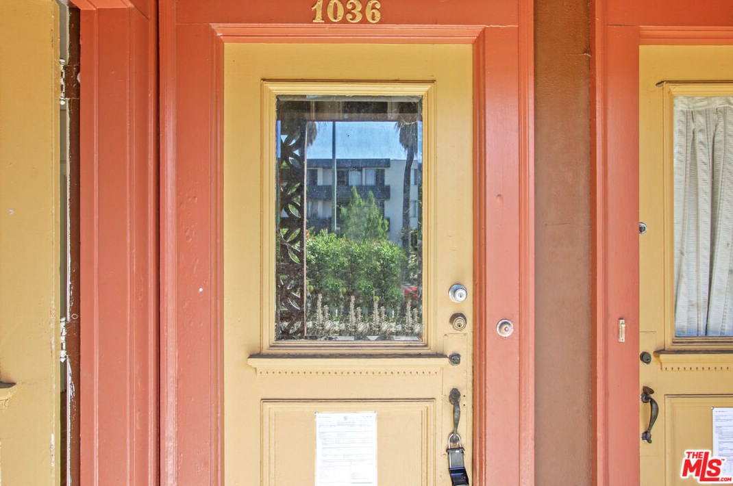 1036 Beacon Ave, Los Angeles CA  90015-1910 exterior