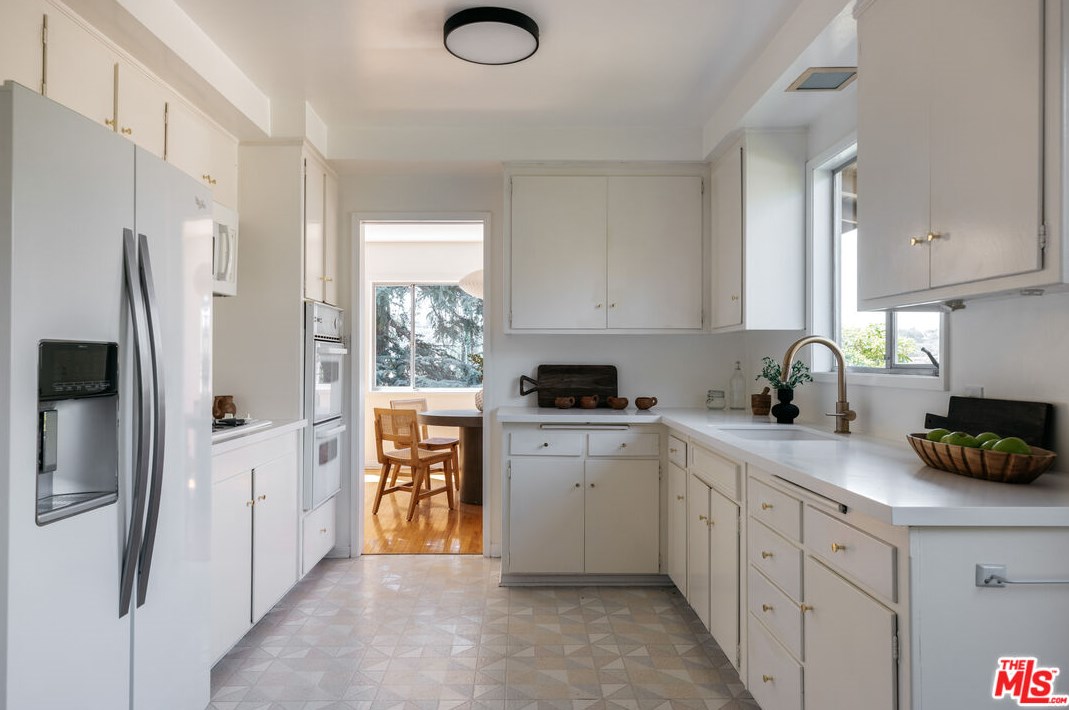 2331 Teviot St, Los Angeles CA  90039-3223 exterior