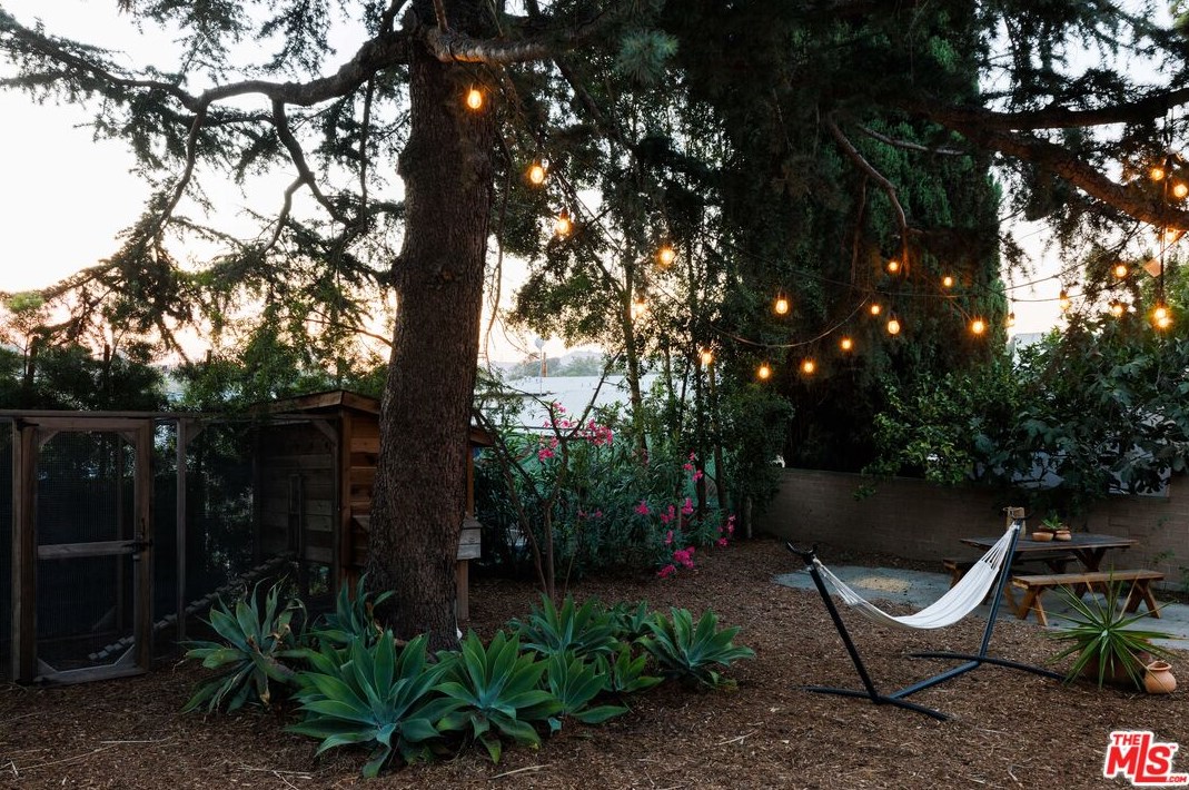 2331 Teviot St, Los Angeles CA  90039-3223 exterior