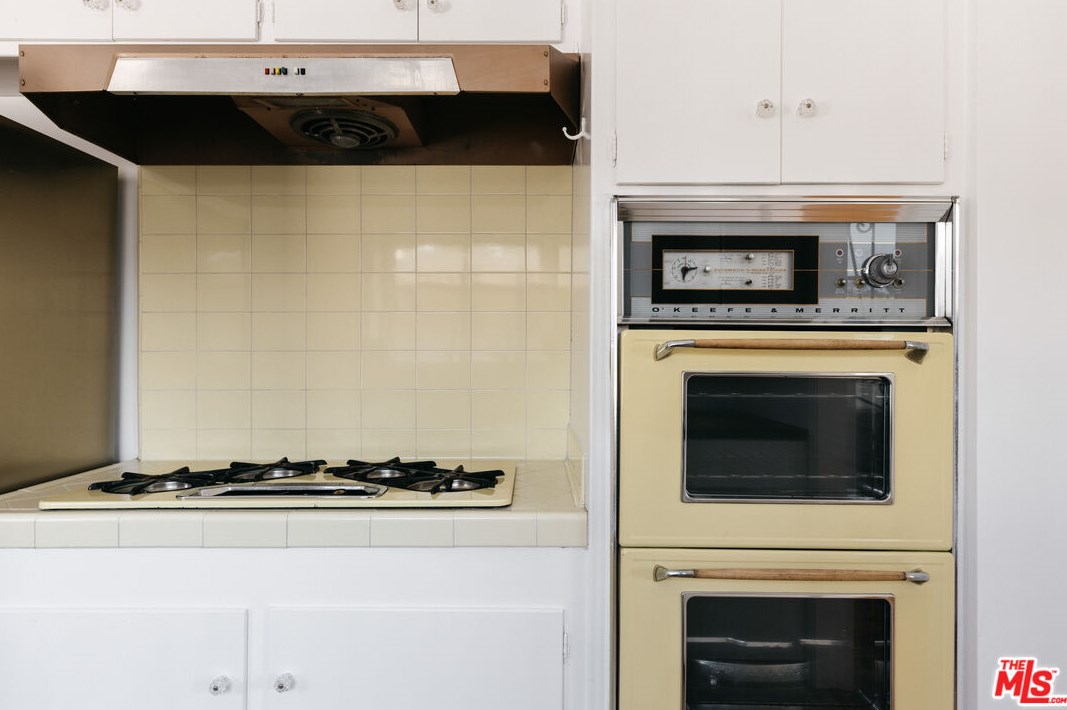 2331 Teviot St, Los Angeles CA  90039-3223 exterior