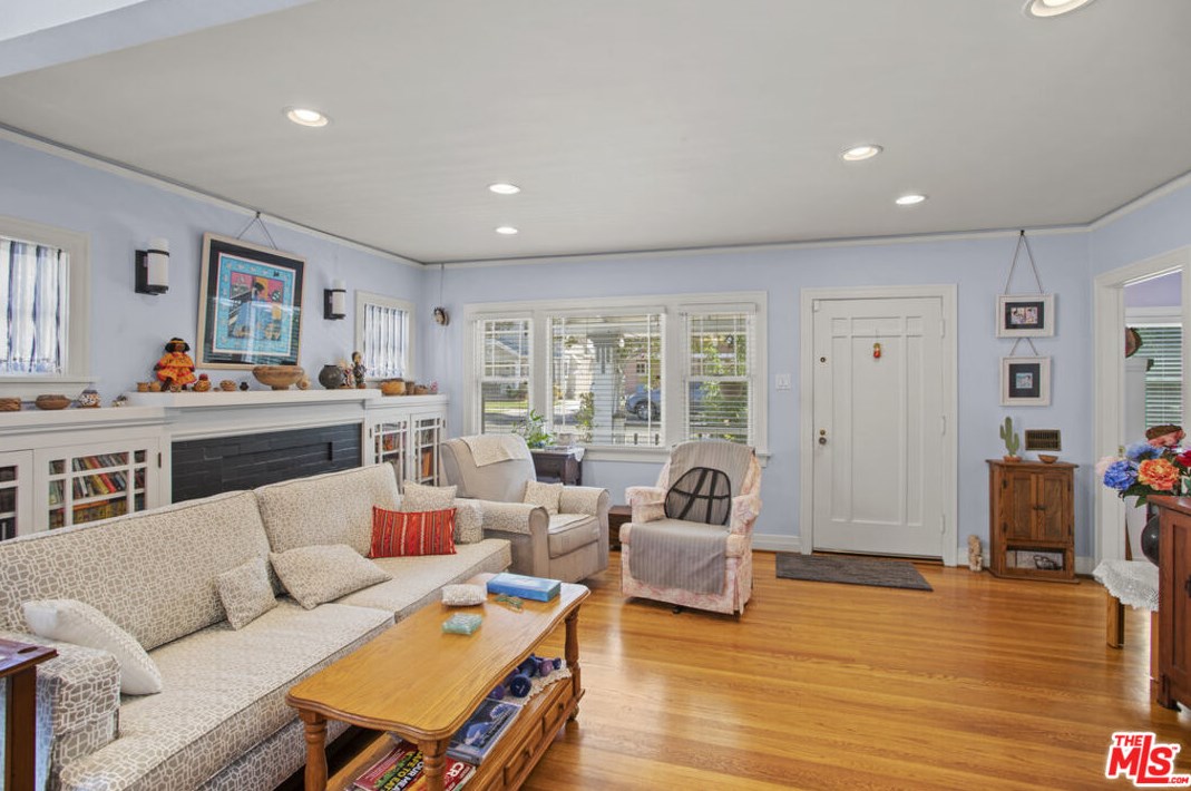 4837 Maywood Ave, Los Angeles CA  90041-2719 exterior