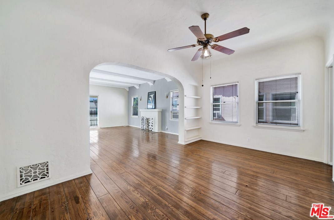 346 Gardner St, Los Angeles CA  90046-6516 exterior