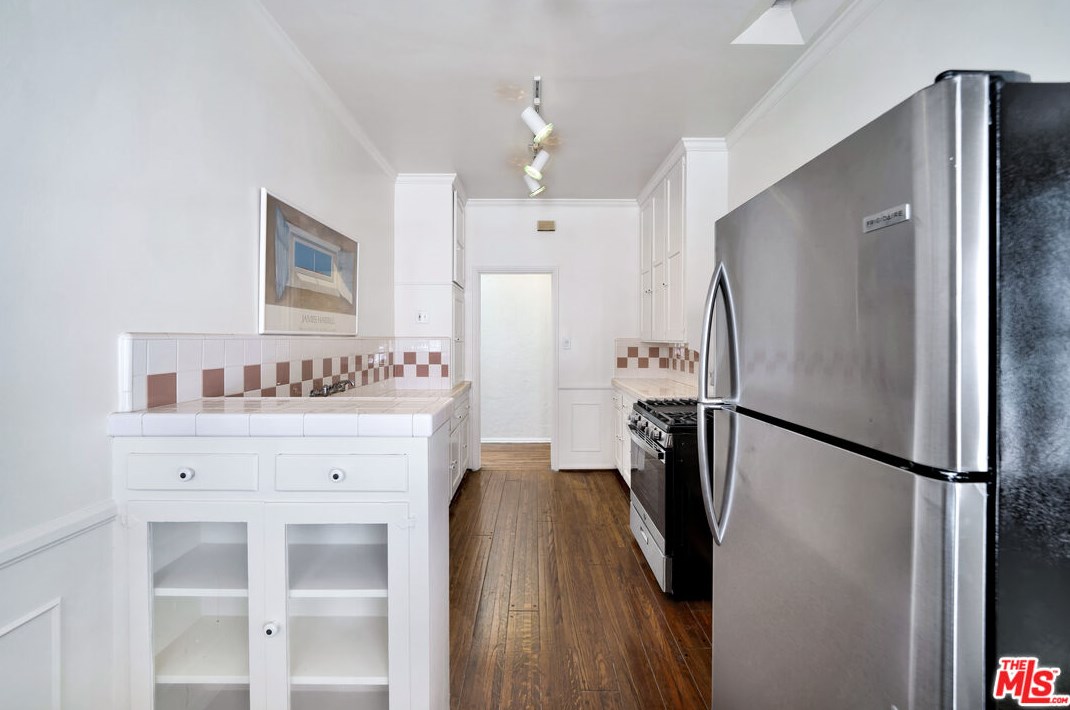 346 Gardner St, Los Angeles CA  90046-6516 exterior