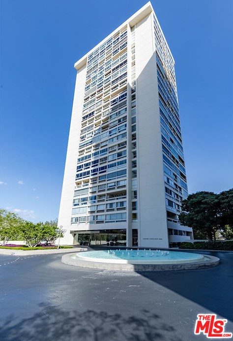 2222 Avenue Of The Stars, Los Angeles CA  90067-5655 exterior