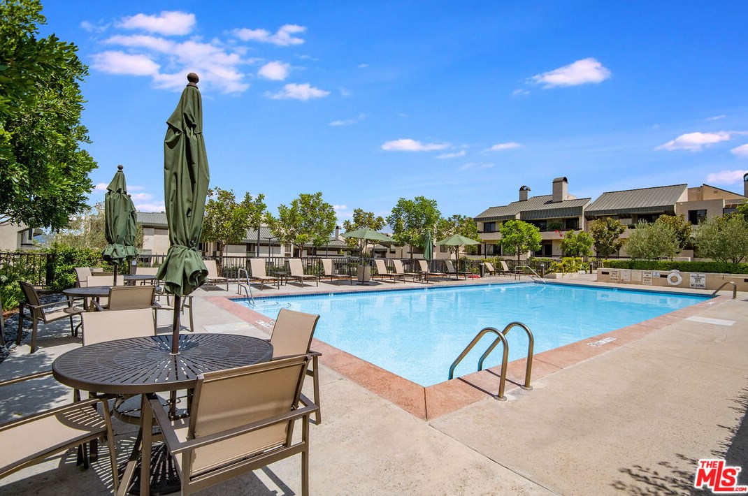 2228 Century Hl, Los Angeles CA  90067-3505 exterior