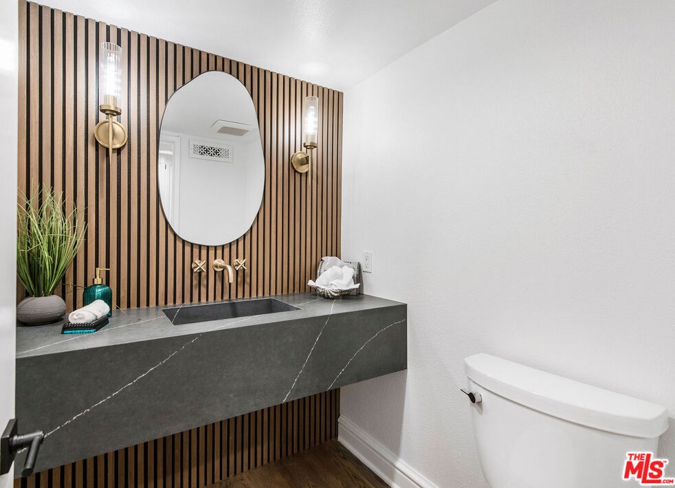 2228 Century Hl, Los Angeles CA  90067-3505 exterior