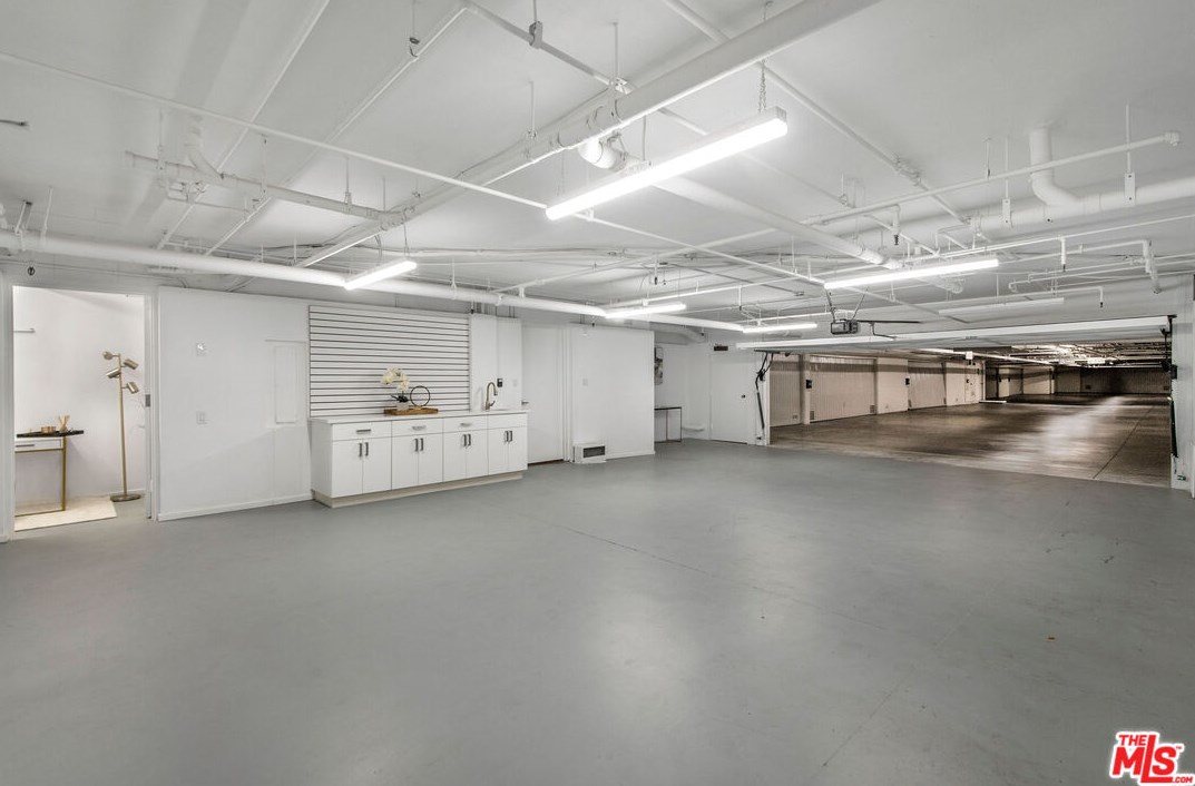 2228 Century Hl, Los Angeles CA  90067-3505 exterior