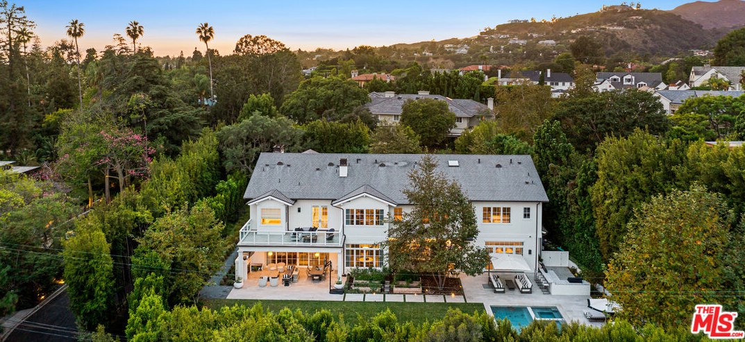 400 Bristol Ave, Los Angeles CA  90049-2608 exterior
