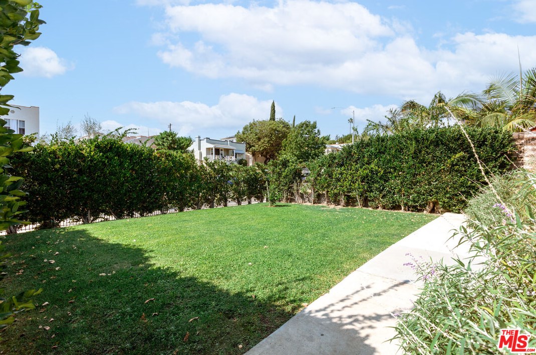 1364 Keniston Ave, Los Angeles CA  90043-3737 exterior