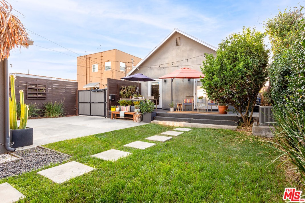1364 Keniston Ave, Los Angeles CA  90043-3737 exterior