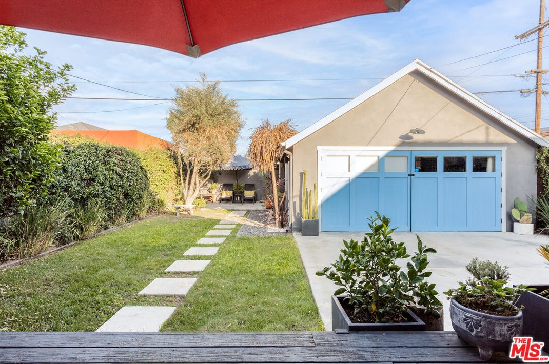 1364 Keniston Ave, Los Angeles CA  90043-3737 exterior