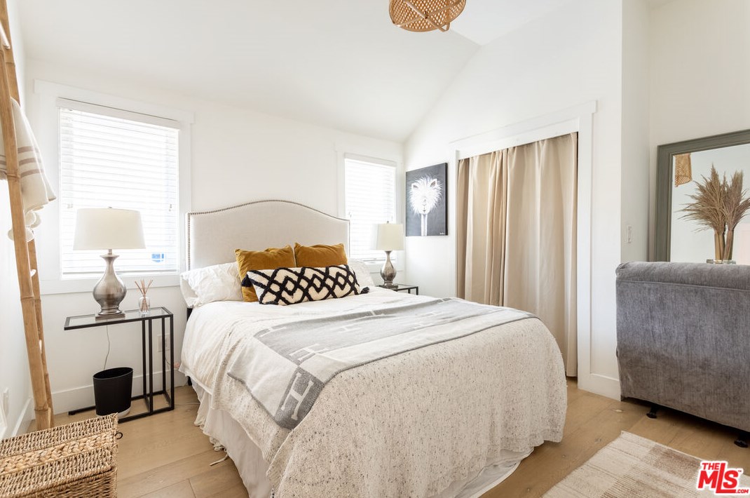 1364 Keniston Ave, Los Angeles CA  90043-3737 exterior
