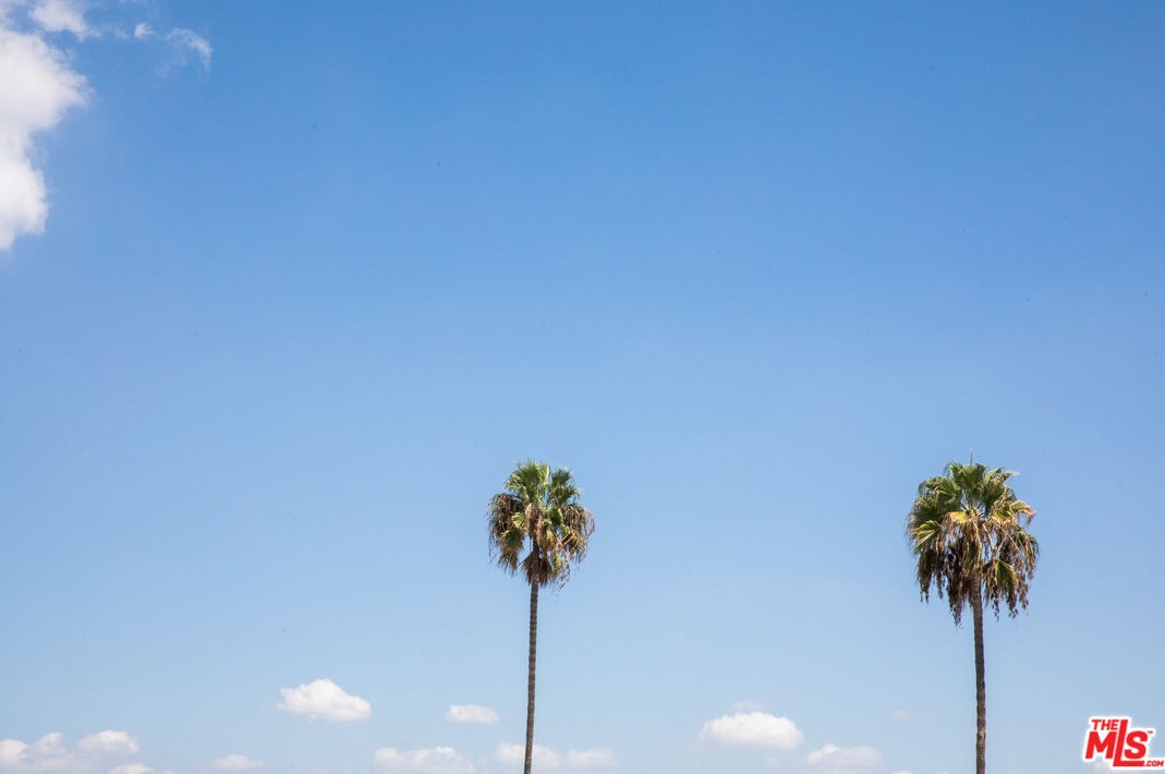 116 Croft Ave, Los Angeles CA  90048-3448 exterior