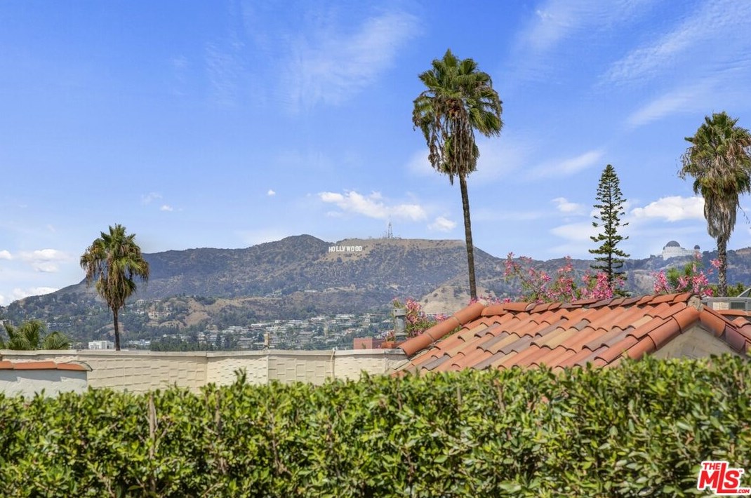 962 Maltman Ave, Los Angeles CA  90026-2712 exterior