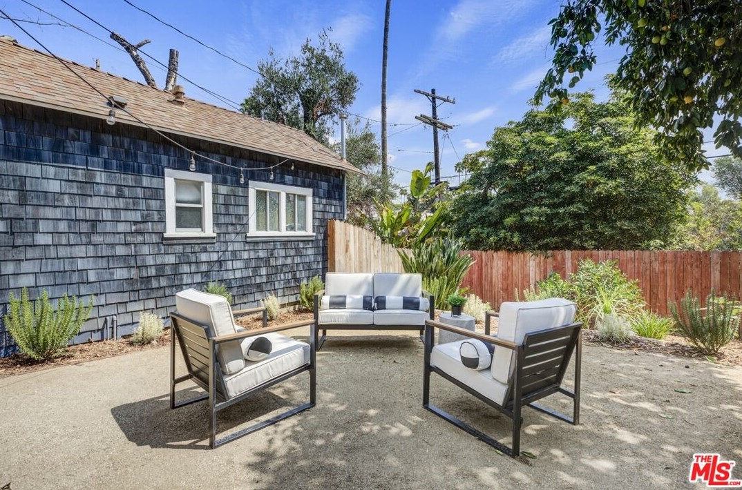 962 Maltman Ave, Los Angeles CA  90026-2712 exterior