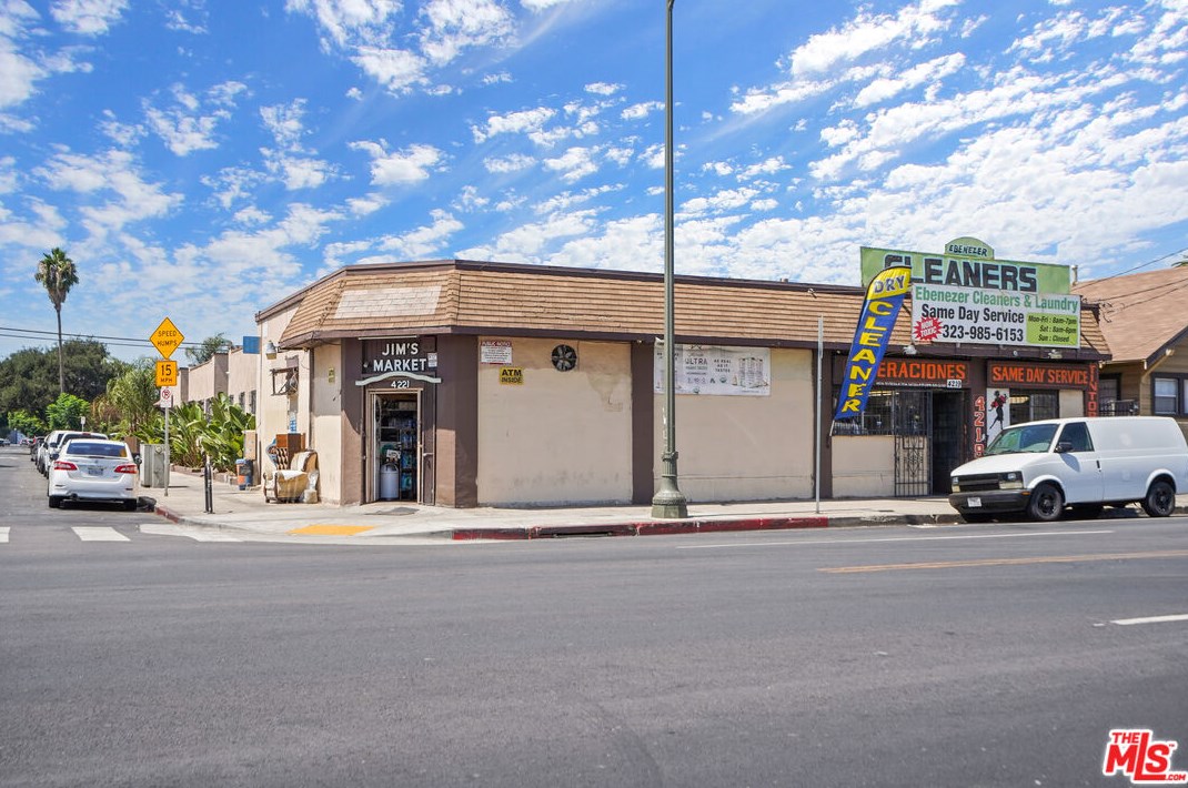 4219 Main St, Los Angeles CA  90037-2211 exterior