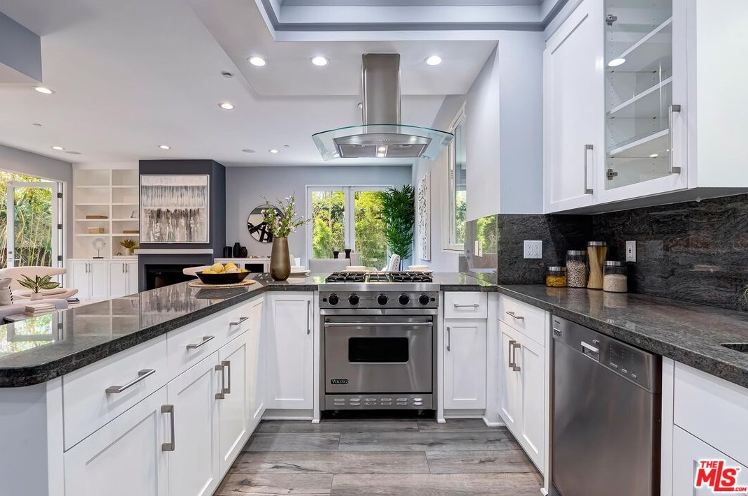 343 Huntley Ave, Los Angeles CA  90048-4703 exterior