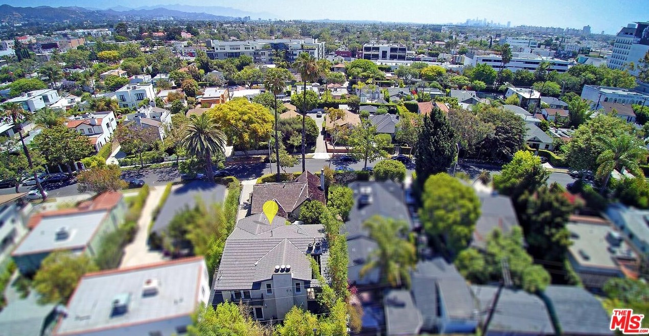 343 Huntley Ave, Los Angeles CA  90048-4703 exterior
