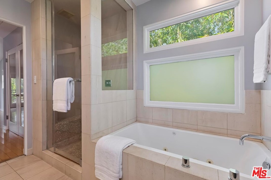 343 Huntley Ave, Los Angeles CA  90048-4703 exterior