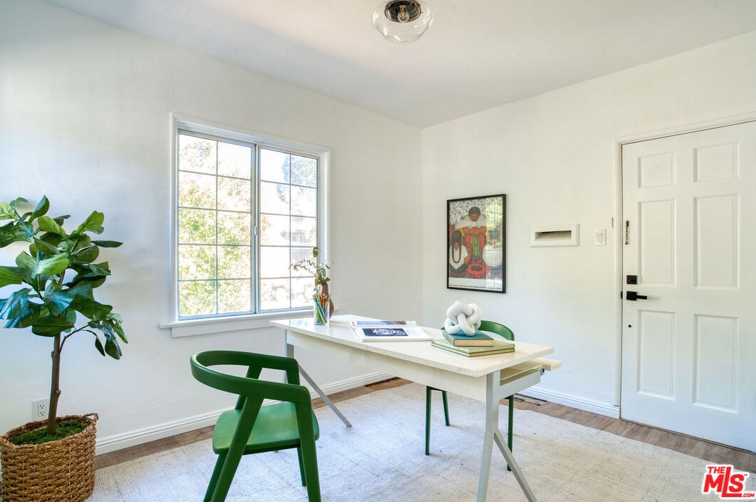 623 Laveta Ter, Los Angeles CA  90026-4303 exterior