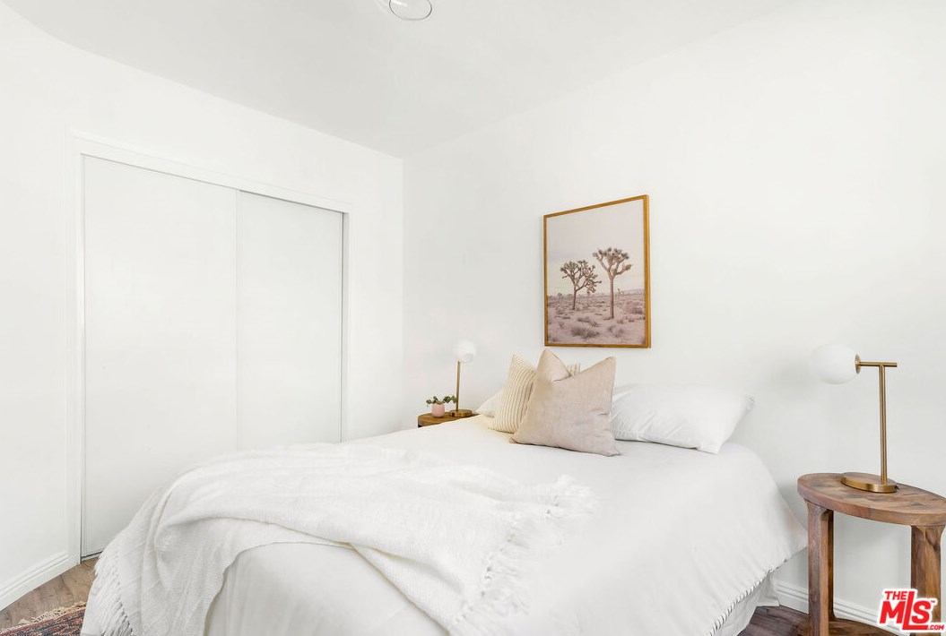 623 Laveta Ter, Los Angeles CA  90026-4303 exterior