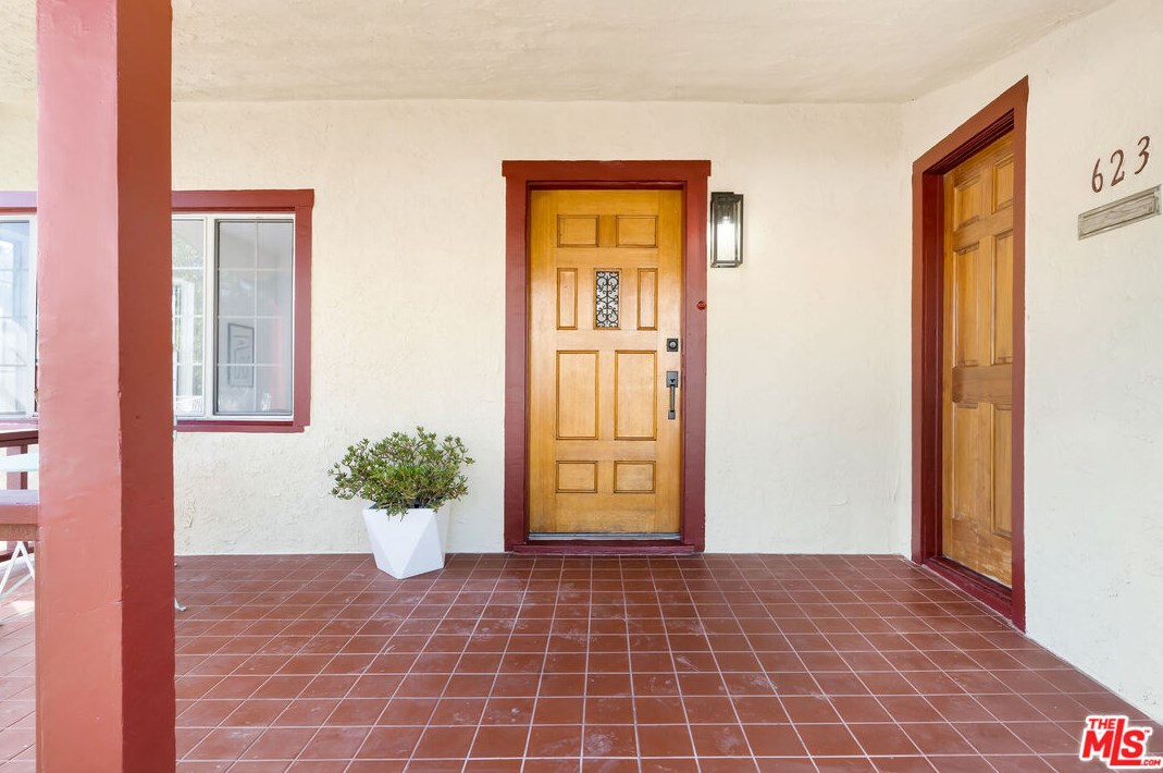 623 Laveta Ter, Los Angeles CA  90026-4303 exterior