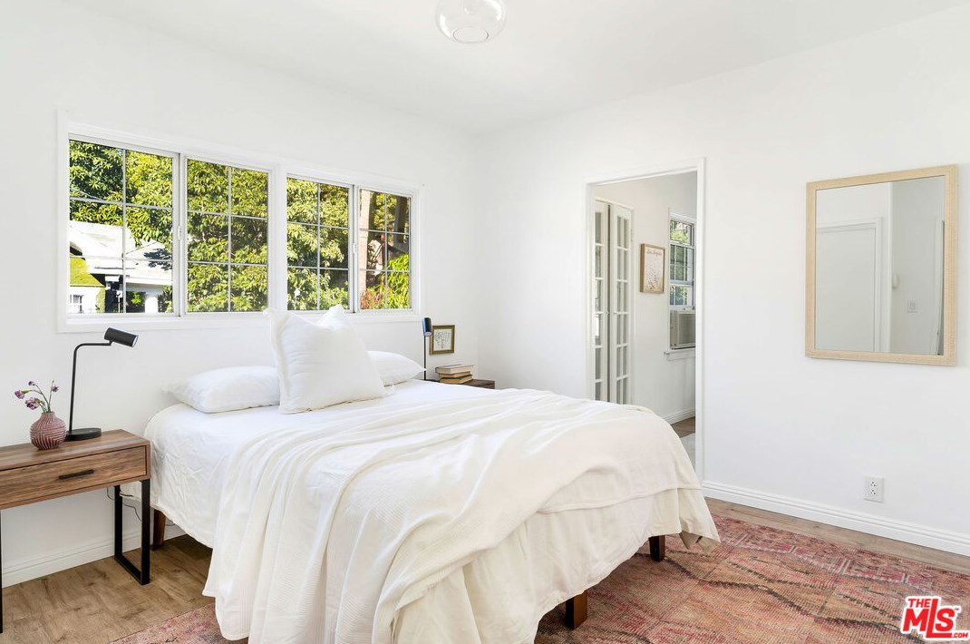 623 Laveta Ter, Los Angeles CA  90026-4303 exterior